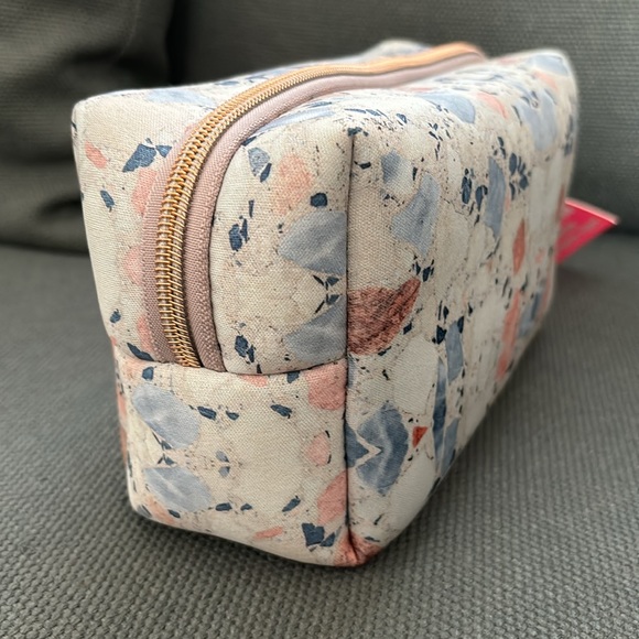 My Tagalong Cosmetic Case - Picture 5 of 5